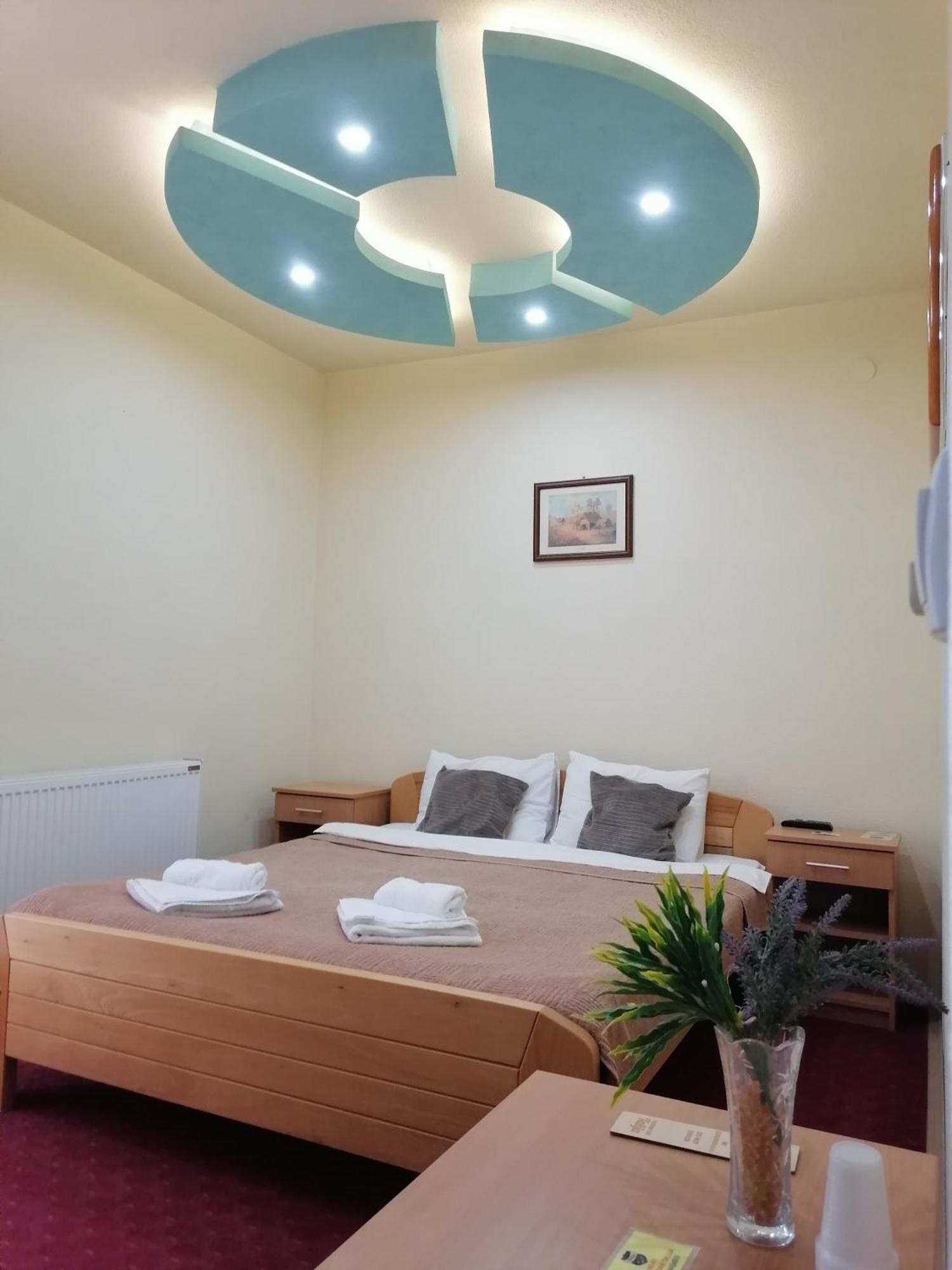 Hotel Talija Svilajnac ภายนอก รูปภาพ